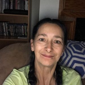 Meet your Posher, Cynthia